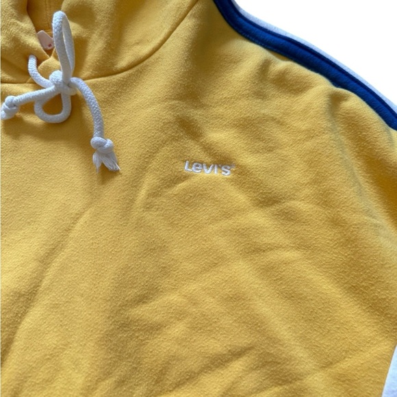 Levi’s Colorblock Cropped Hoodie – Size XL - Picture 3 of 6